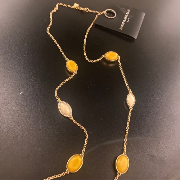 NWT Banana Republic Necklace - Picture 3 of 4